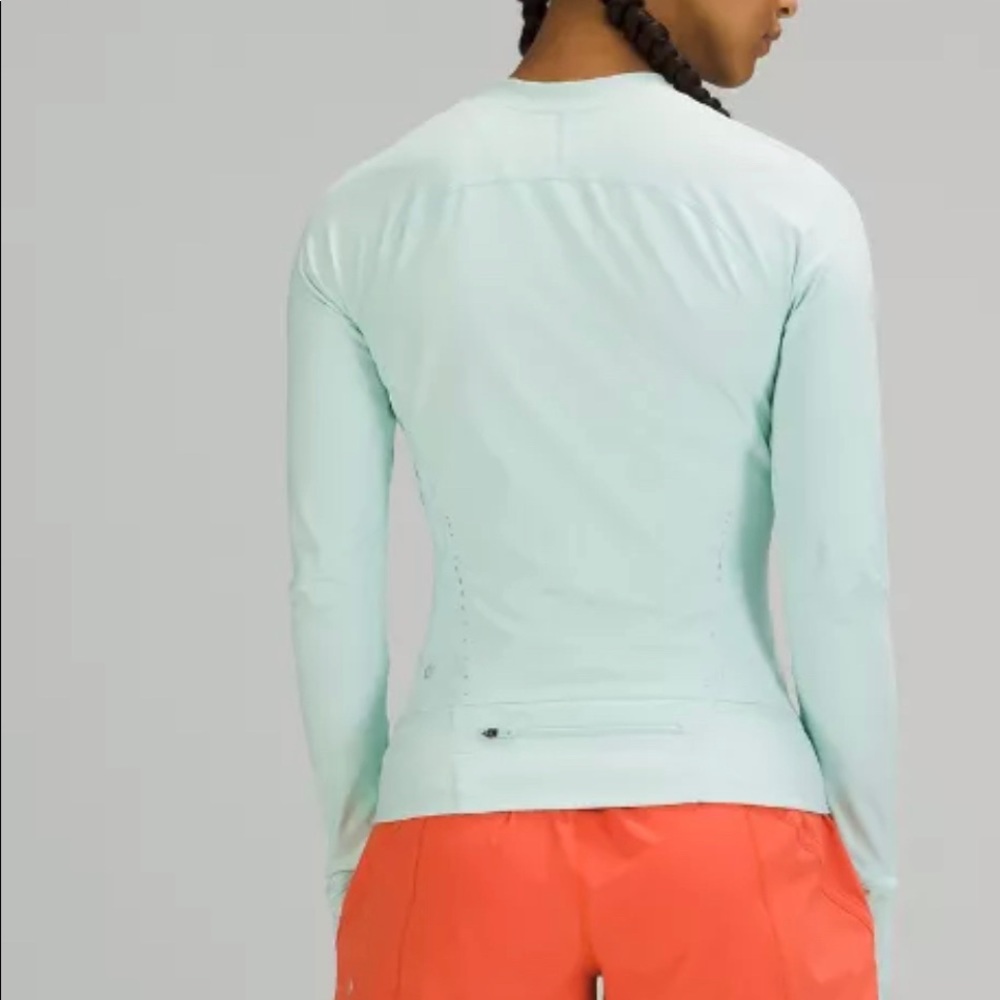 Nulux™ UV Protective Running Jacket 
DESIGNED FOR RUNNING